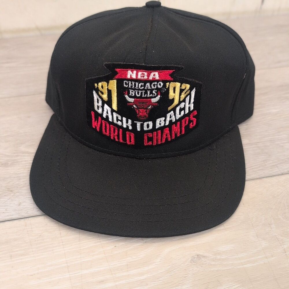 Vintage 90's BACK TO BACK Chicago Bulls 91-92 NBA World Champions SnapBack Hat
